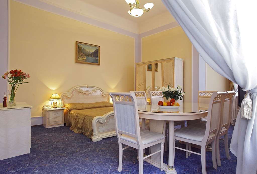 George Hotel Lviv Room photo